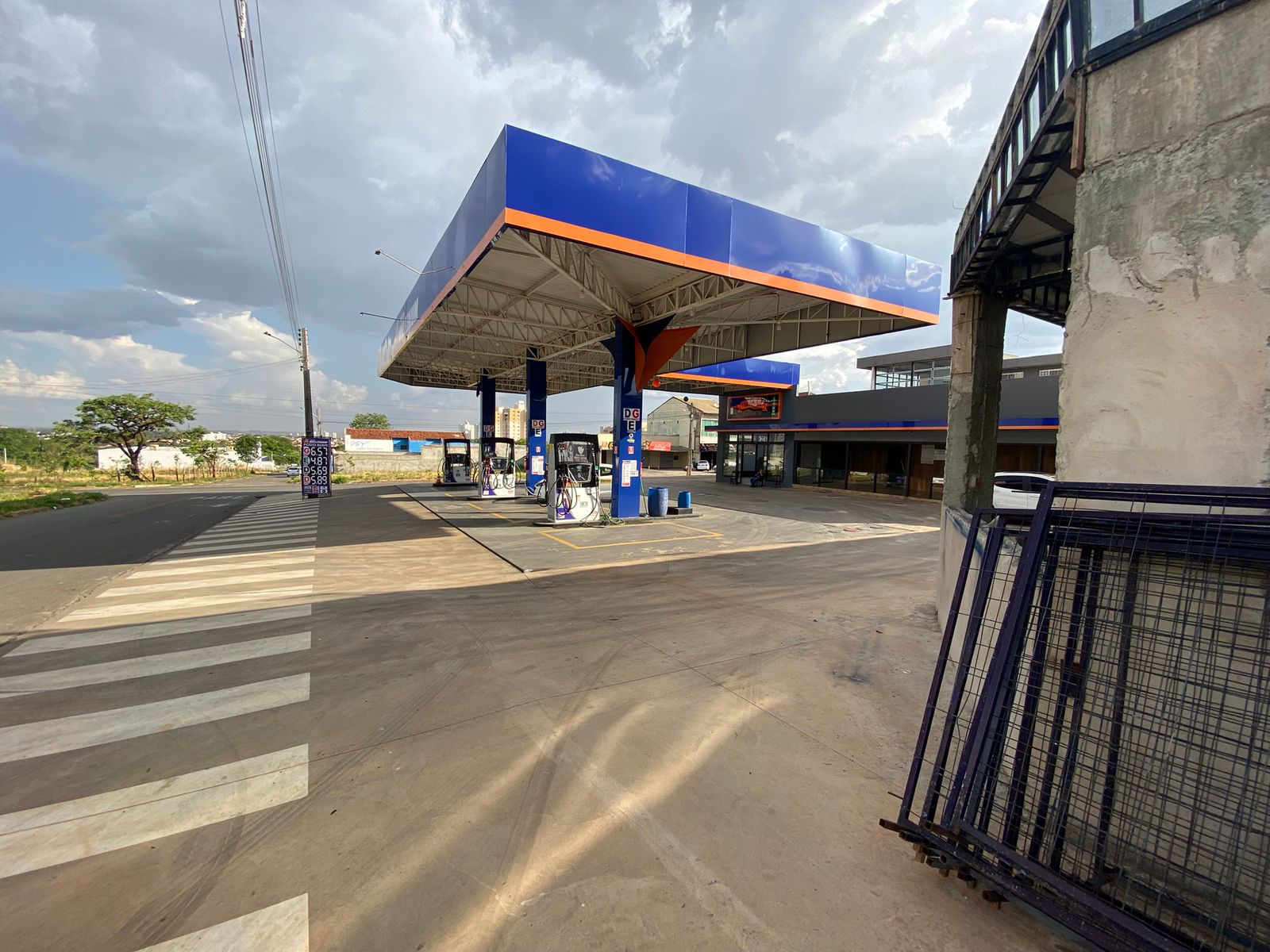 Posto de Combustível Vila São Tomaz 920M² — foto 1