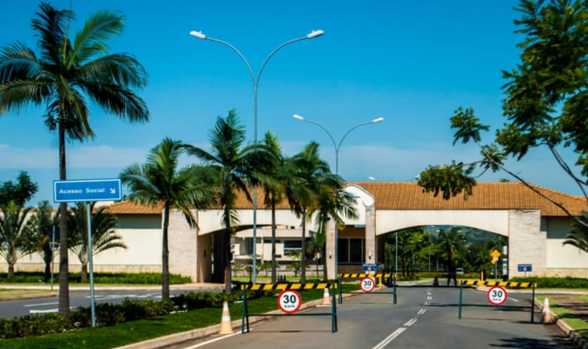 Lote Condomínio do Lago 643,95m² — foto 1